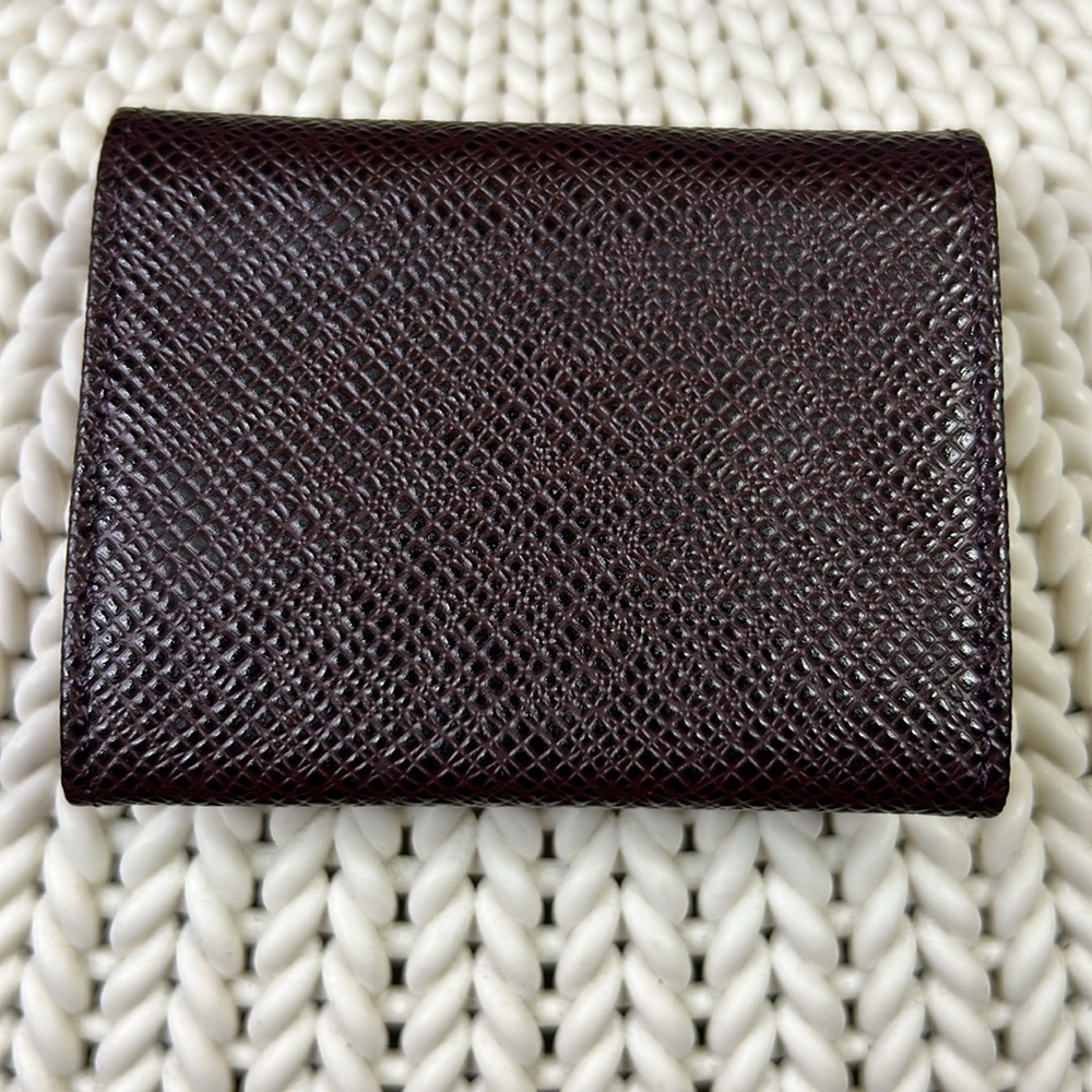 Louis Vuitton Taiga Leather Cufflinks Case - Picture 8 of 9